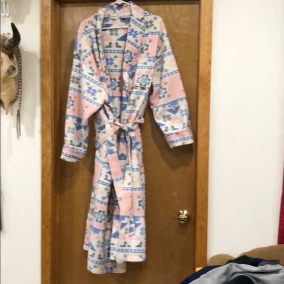 today tonight Other - EUC Today Tonight Women’s 2X Plush Robe